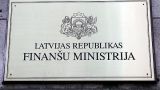 Минфин Латвии объявил войну «политическим туристам»