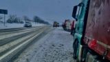 В Молдавии снежная буря, движение по национальным трассам затруднено