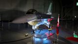 В США представили первый истребитель F-16 для Словакии