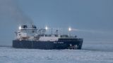 Потертый льдами на Севморпути газовоз снова идет доставлять СПГ из России
