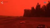 Этюд в багровых тонах: небо над Канадой приобрело кроваво-красный цвет