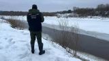 В Смоленске два ребенка провалились под лед на реке Днепр