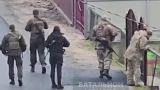 Мобилизаторы в Житомире пошли по домам с автоматами — видео