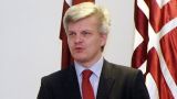 Депутат Сейма: Неграждане должны быть благодарны, что их не выгнали из Латвии