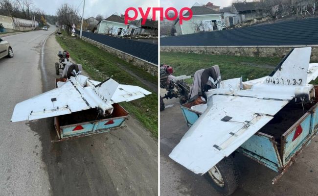 В Молдавии соцсети «взорвал» очередной дрон: по селу его возили на мотоблоке В Молдавии соцсети «взорвал» очередной дрон: по селу его возили на мотоблоке