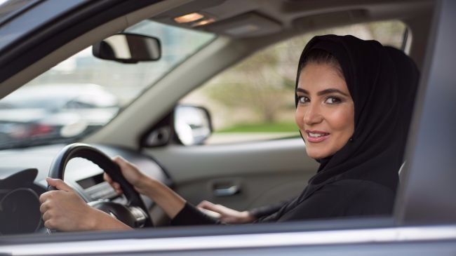 В Саудовской Аравии женщинам разрешат управлять автомобилем