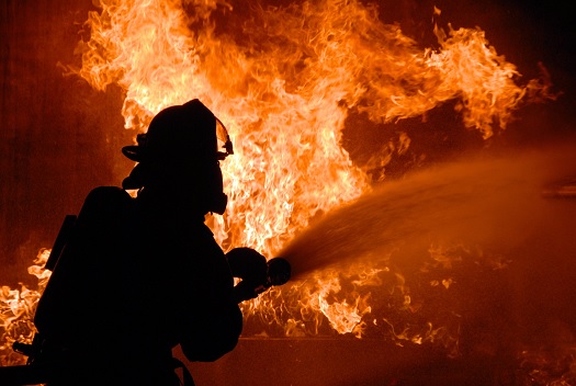 На Ямале при пожаре погибли восемь человек
