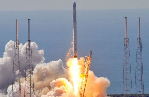SpaceX опровергает, что секретный спутник утрачен из-за нештатной работы ракеты