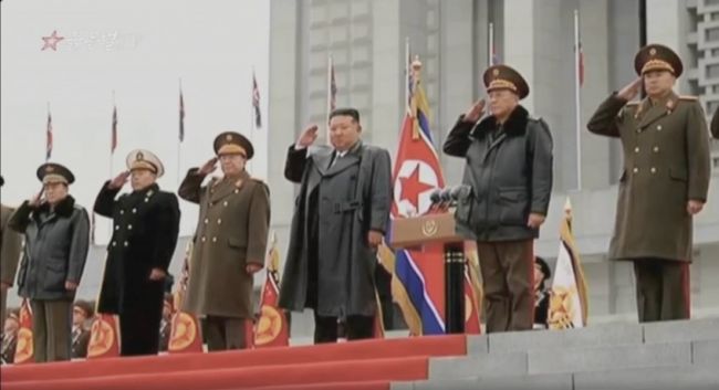 Ким Чен Ын приветствовал саперов КНДР, вернувшихся из Курской области — видео
