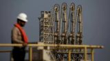 СМИ: Саудовская Аравия поддерживает сокращение добычи нефти