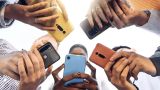 Смартфоны и сети 4G подорвали рождаемость по всему миру — FT
