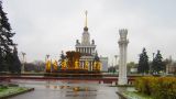 В Москве из-за непогоды закрыли территорию ВДНХ