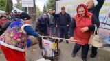 «Выжми Санду!»: в Кишинёве протестующие прорвались к администрации президента