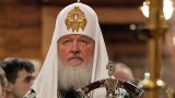 Патриарх Кирилл молится о душах погибших в Карелии детей