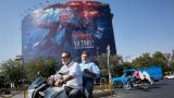 Новый троллинг Тегерана: тонущий младенец Трамп в погоне за долларом