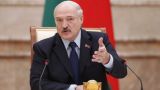 Лукашенко: Журналисты должны бороться с растущим давлением на страну