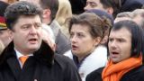 Вакарчук поет оды «закону о Майдане», Порошенко воздержался