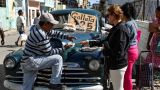 Денег нет, кубинцы не знают, на что держаться: власти отпускают цены на бензин