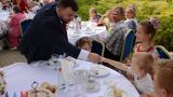 ДНР: В День семьи, любви и верности Пушилин наградил многодетных родителей