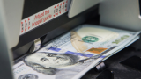 Мосбиржа: Курс доллара опустился до минимума с 4 апреля