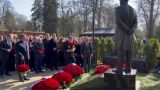 «Жириновский сплачивает»: на могиле экс-лидера ЛДПР установили памятник