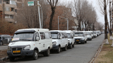 Водители ереванских маршруток вышли на акцию протеста: «Мы не птицы»