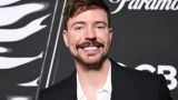 Самый популярный YouTube-блогер мира в Ташкенте сделал трех фанатов миллионерами