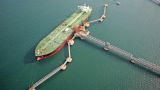 Венесуэла прекратила загружать нефть на танкеры
