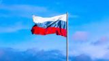 Мужчине с флагом России не позволили сделать предложение в театре Москвы