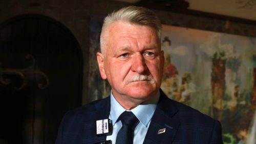 Польский политик впервые публично передал помощь для российской армии