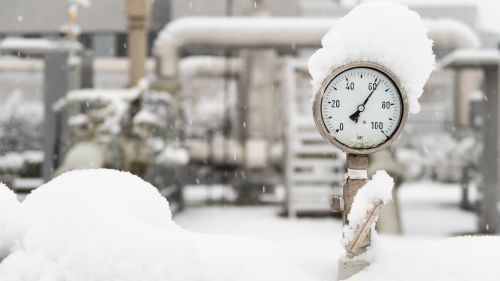 Германия и Австрия получили газ дороже $ 500: хранилища истощаются, холода идут