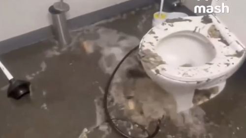 Корабль ВСМ США за 13 млрд долларов «обделался» у берегов Ирана