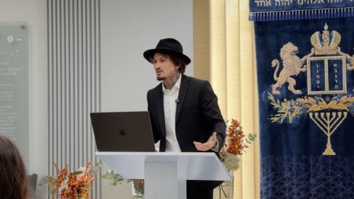 Сбежавший из России рэпер официально стал евреем и сменил имя