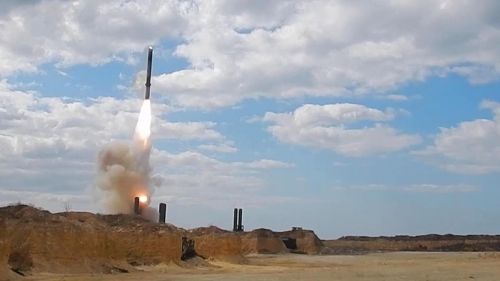 В Киеве мощный взрыв: Столицу Украины и область атакуют ракеты