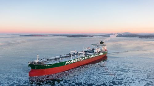 Санкционный завод СПГ «Газпрома» превратили в заправку