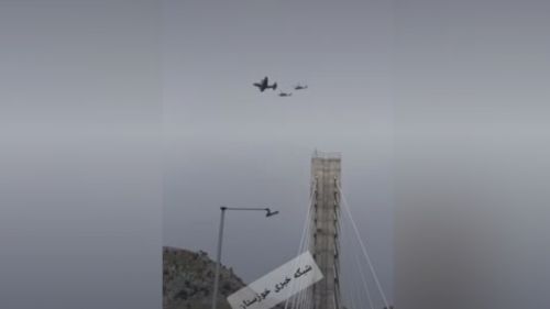 Military experts discuss the footage of the American operation in Iran