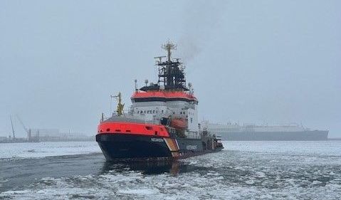 Третью неделю без СПГ из США — неприлично: ледокол добрался до терминала Германии