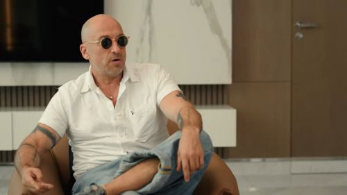 Оставшаяся без съемок звезда «Елок-12» проведет видеотренинги за бешеные деньги