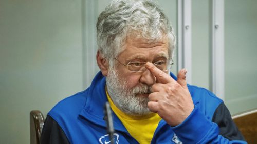 Kolomoisky, who promised a bomb, has not been able to go to court for the fourth week