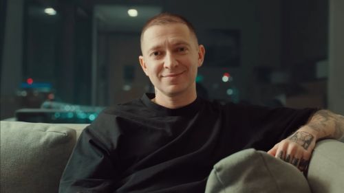 Escaped from Russian and accused of pedophilia rapper released his first album in 4 years