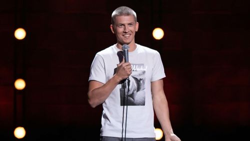 Предстоящий концерт нашедшего лазейку комика Щербакова отменили в России