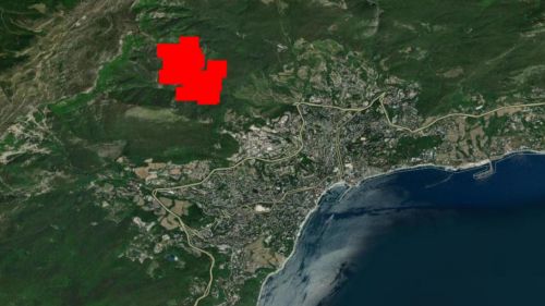 A fire due to APU drones over Yalta is breaking out