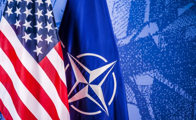 Трамп не собирается выводить США из НАТО — эксперт