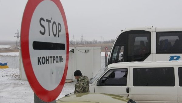 Басурин: Киев решил закрыть пункты пропуска в ДНР из-за разницы в ценах на продукты