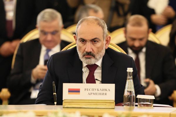 Пашинян обещает свергнуть католикоса всех армян: Встретимся на площади Эчмиадзина