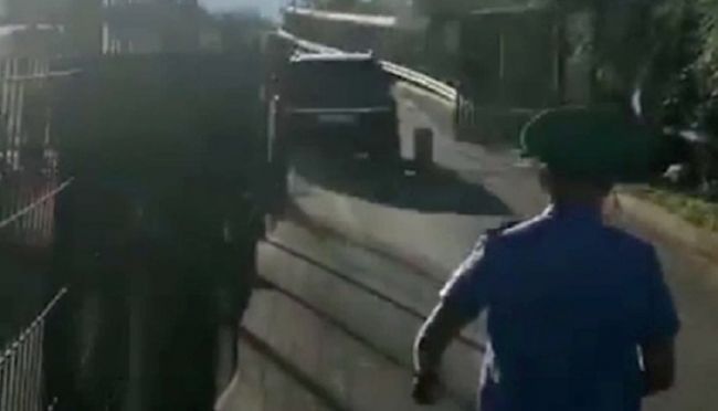 Помощник президента Абхазии, протаранивший границу, оплатил миллионный долг