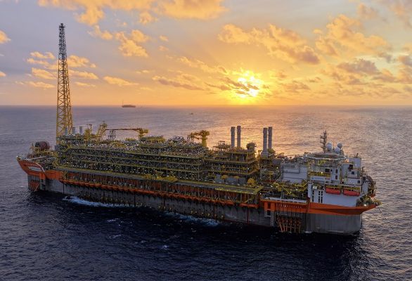 Бразилия переполнена нефтью из-за угроз Трампа: поставки в США обещают возобновить