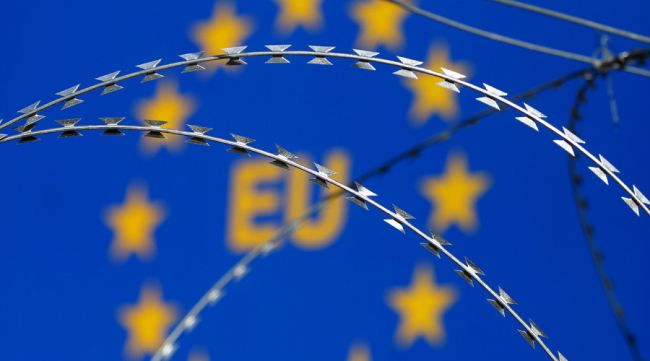 Бегут без оглядки. Украинцы хотят массово эмигрировать из страны Бегут без оглядки. Украинцы хотят массово эмигрировать из страны
