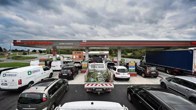 In France, long queues at gas stations – EADaily – France News.  France.  News France 10.100.2022.  News from France.  News today.  News France.  News.  Protests in France.  France today.  News of France today.